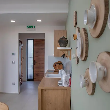 Nyaraló Hiska B&n *