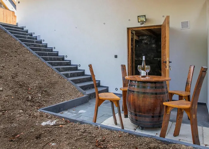 Semesterbostad Hiska B&n